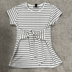 A Pea in the Pod Black and White Striped Short Sleeve Top